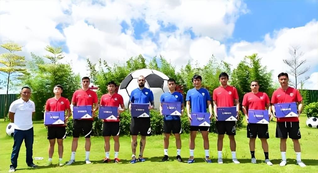 开云-关于转折点成都蓉城豪取连胜，足总杯今晚攻防权衡，信心回归，训练强度明显提升的信息